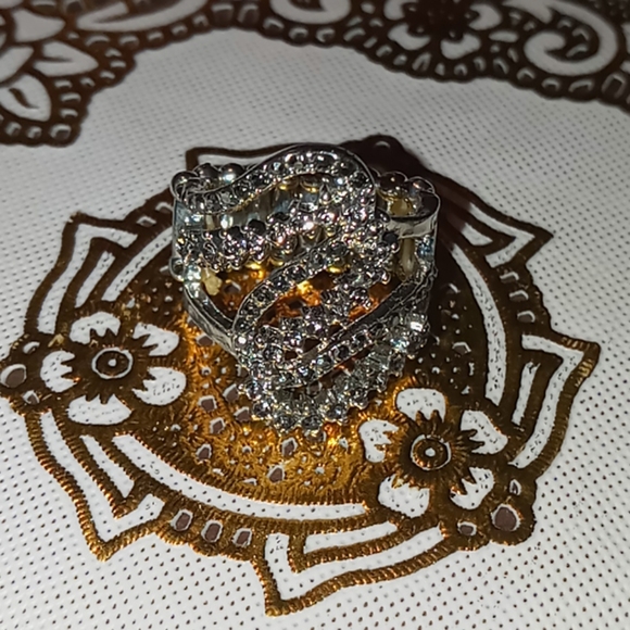 Ring - Picture 3 of 4